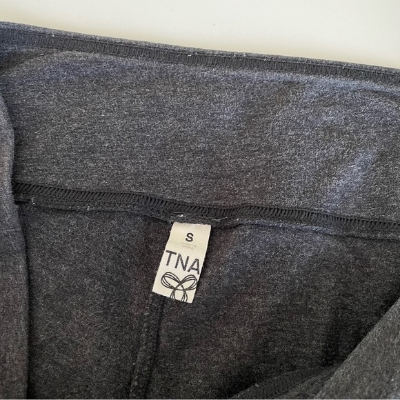 3/$30 TNA Dark Grey Elastic Leggings - Picture 5 of 7